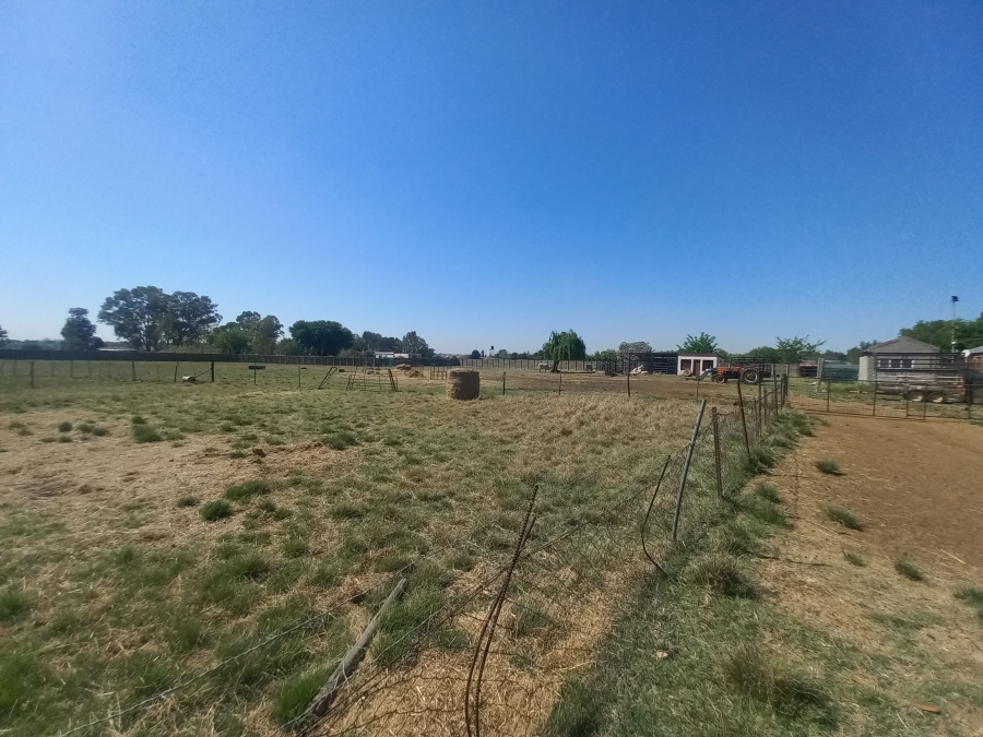 4 Bedroom Property for Sale in Theoville Gauteng