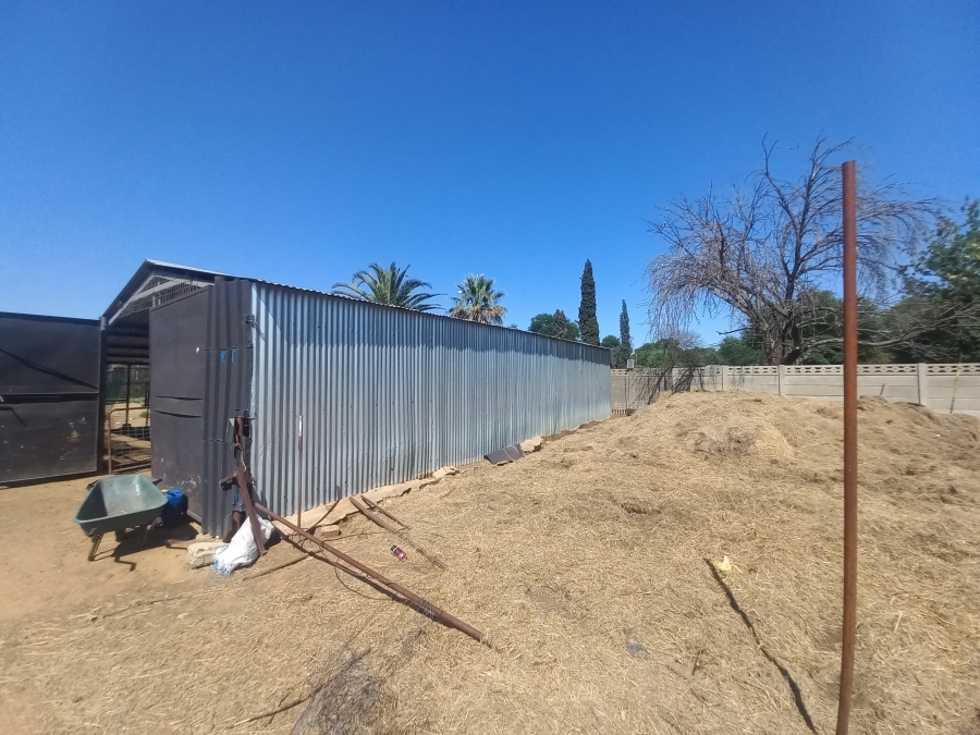 4 Bedroom Property for Sale in Theoville Gauteng