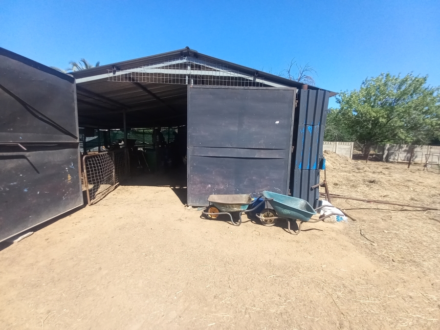 4 Bedroom Property for Sale in Theoville Gauteng