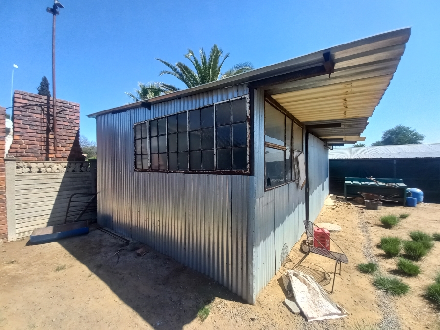 4 Bedroom Property for Sale in Theoville Gauteng