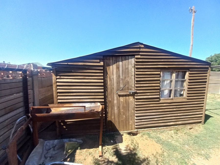 4 Bedroom Property for Sale in Theoville Gauteng
