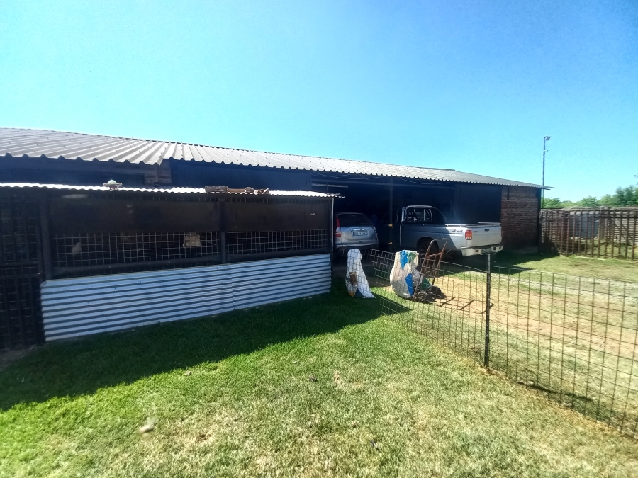 4 Bedroom Property for Sale in Theoville Gauteng