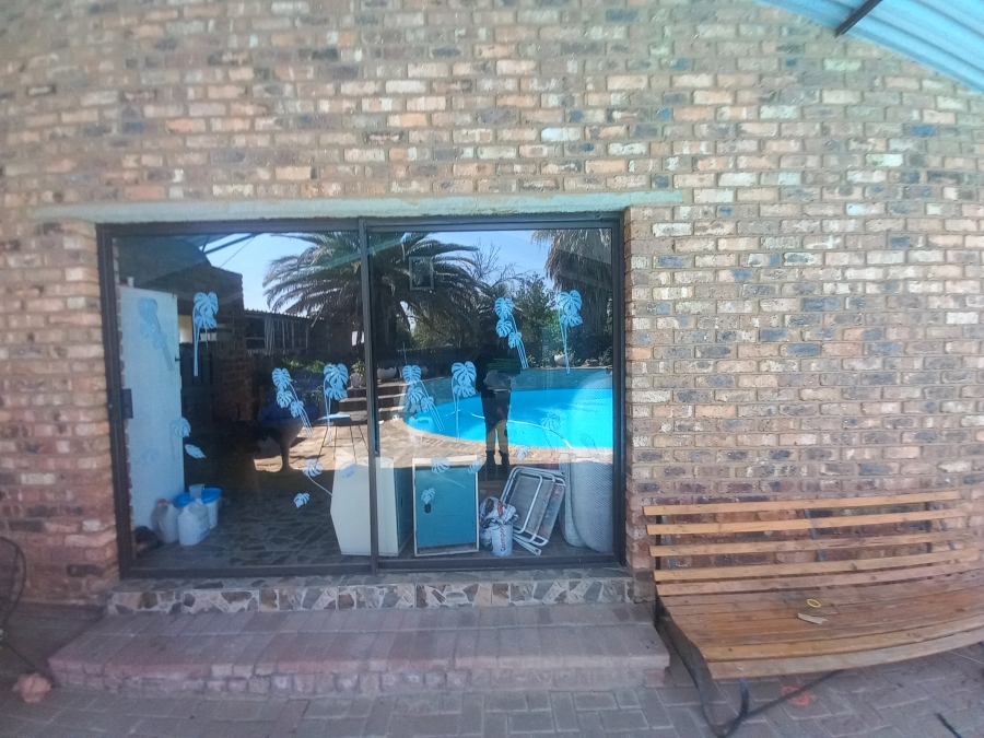 4 Bedroom Property for Sale in Theoville Gauteng