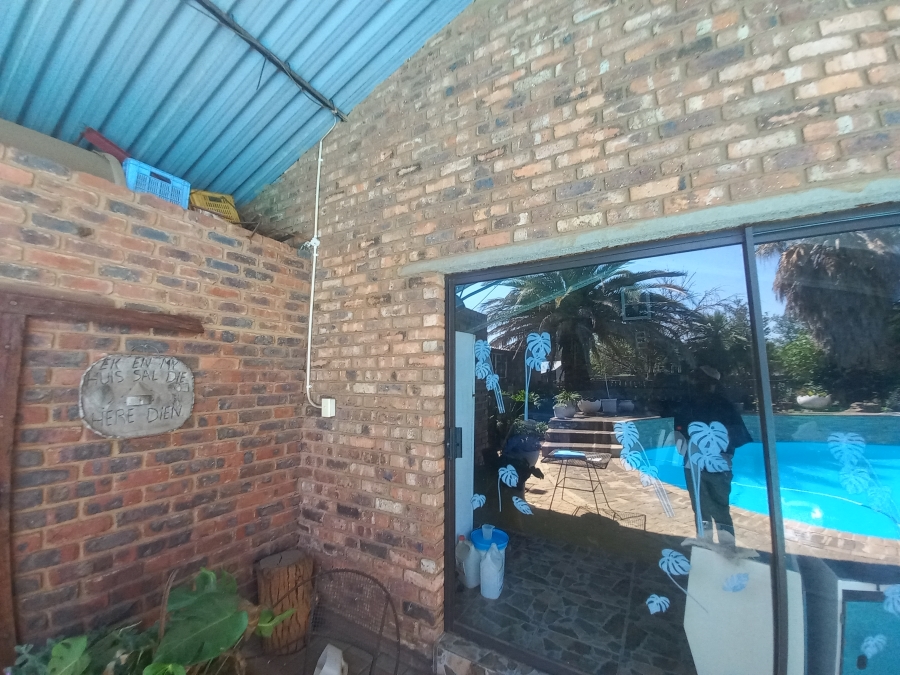 4 Bedroom Property for Sale in Theoville Gauteng