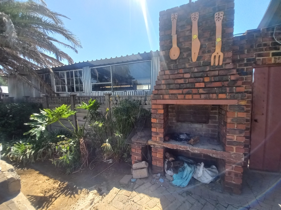 4 Bedroom Property for Sale in Theoville Gauteng