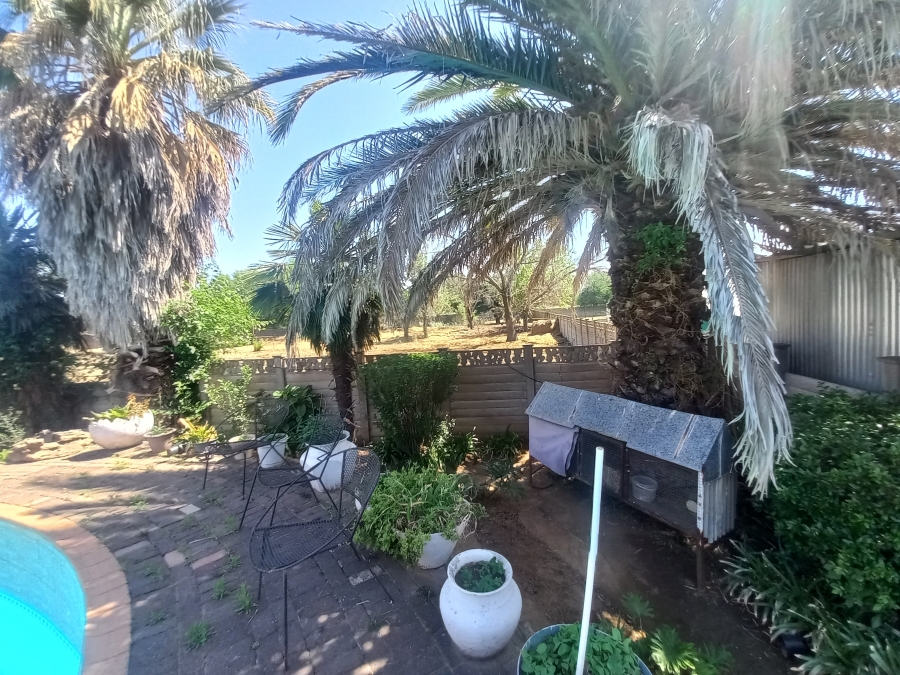 4 Bedroom Property for Sale in Theoville Gauteng