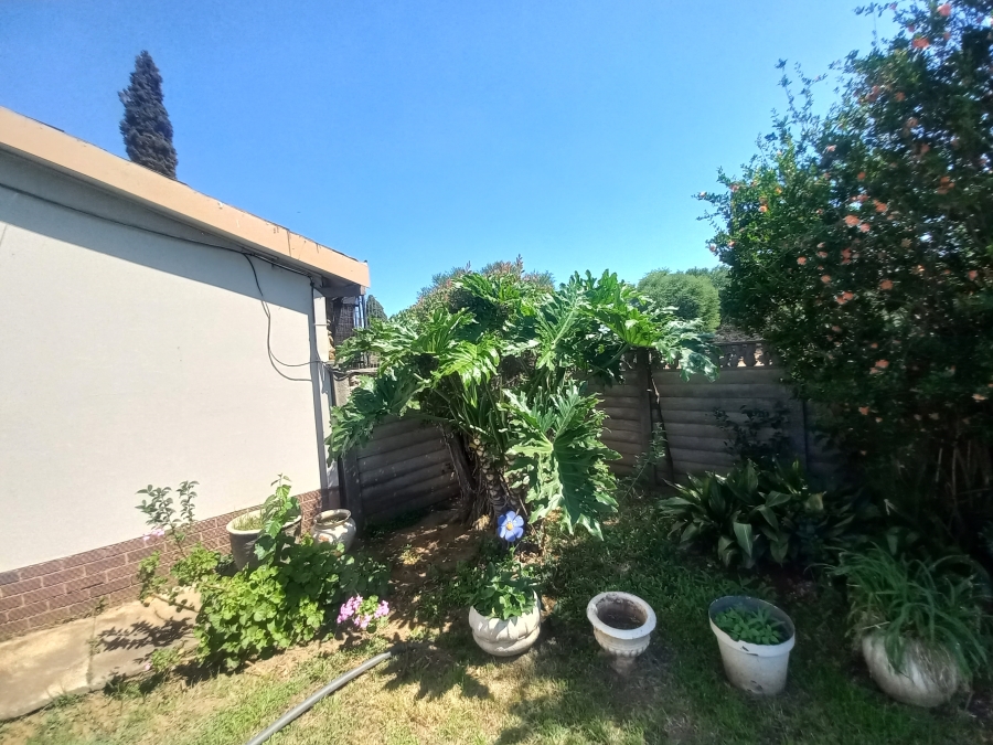 4 Bedroom Property for Sale in Theoville Gauteng