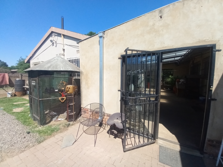 4 Bedroom Property for Sale in Theoville Gauteng