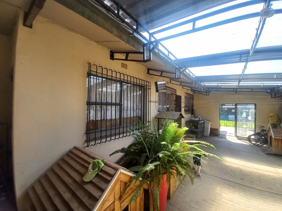 4 Bedroom Property for Sale in Theoville Gauteng