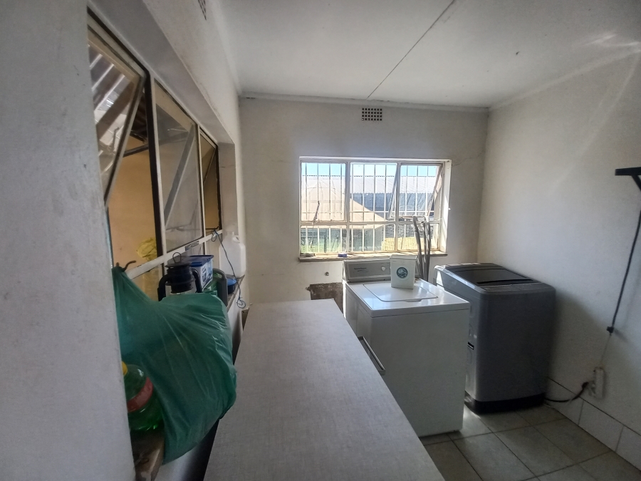 4 Bedroom Property for Sale in Theoville Gauteng