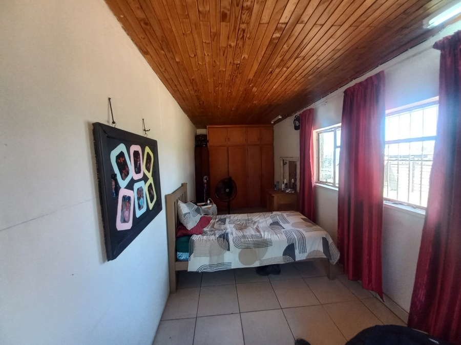 4 Bedroom Property for Sale in Theoville Gauteng