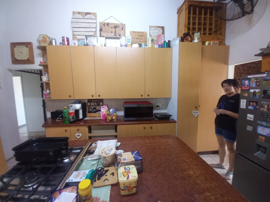 4 Bedroom Property for Sale in Theoville Gauteng