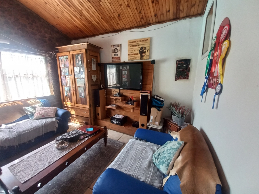 4 Bedroom Property for Sale in Theoville Gauteng