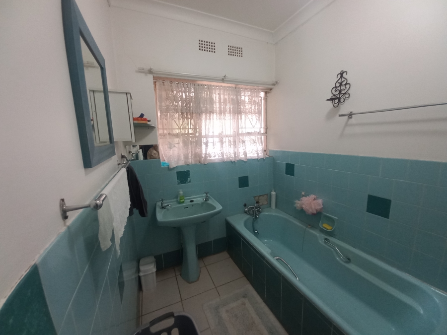 4 Bedroom Property for Sale in Theoville Gauteng