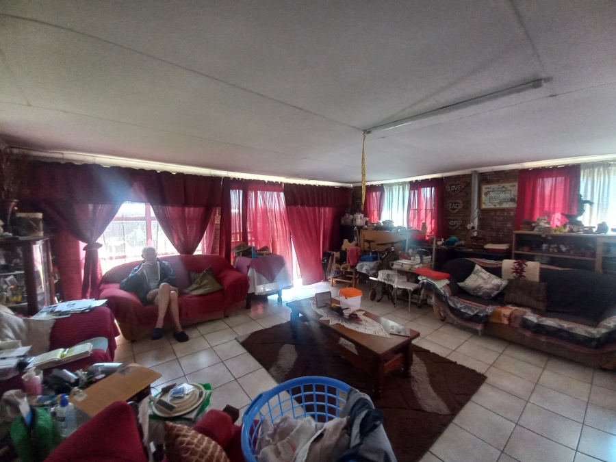 4 Bedroom Property for Sale in Theoville Gauteng