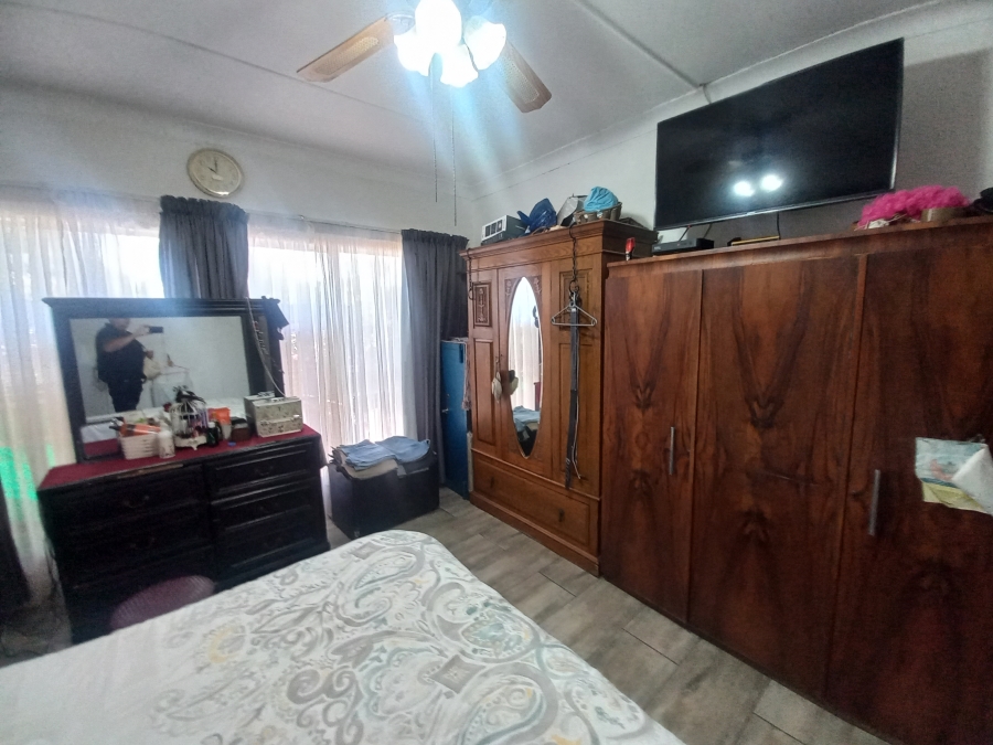 4 Bedroom Property for Sale in Theoville Gauteng