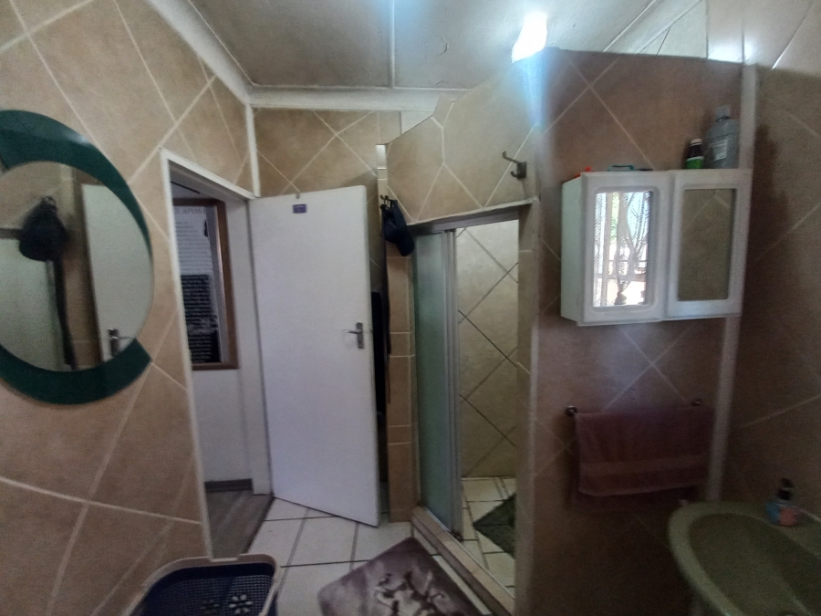 4 Bedroom Property for Sale in Theoville Gauteng
