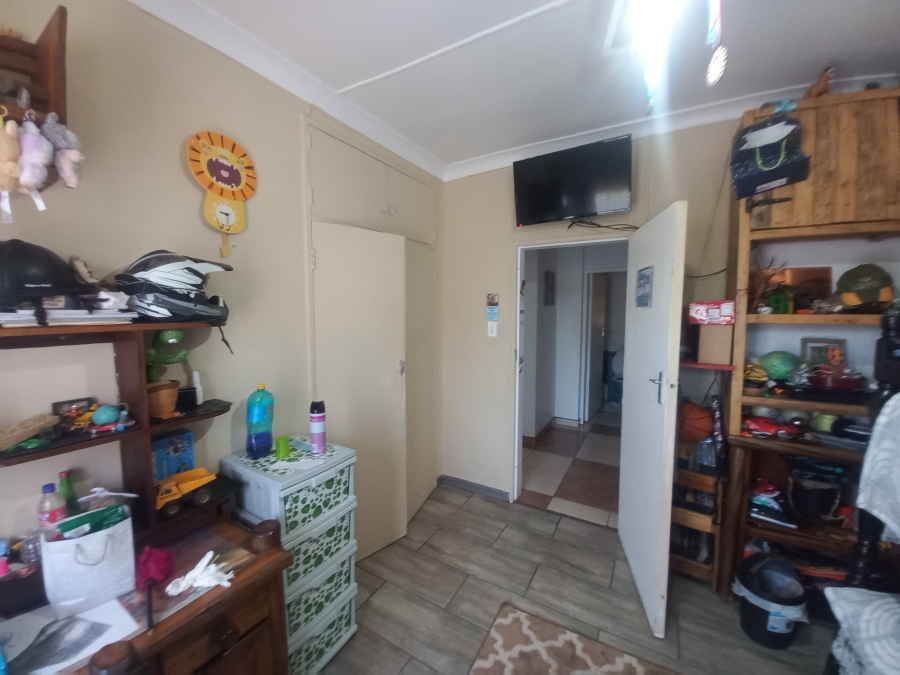 4 Bedroom Property for Sale in Theoville Gauteng