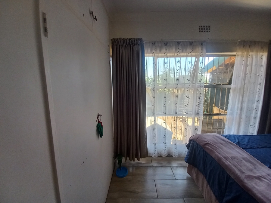 4 Bedroom Property for Sale in Theoville Gauteng