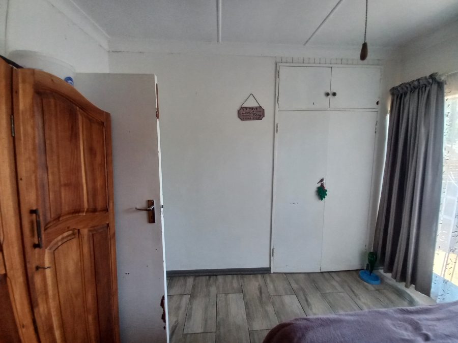 4 Bedroom Property for Sale in Theoville Gauteng