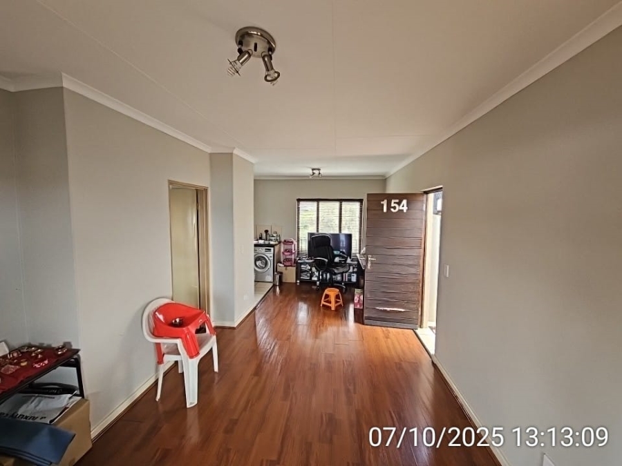 1 Bedroom Property for Sale in Vorna Valley Gauteng