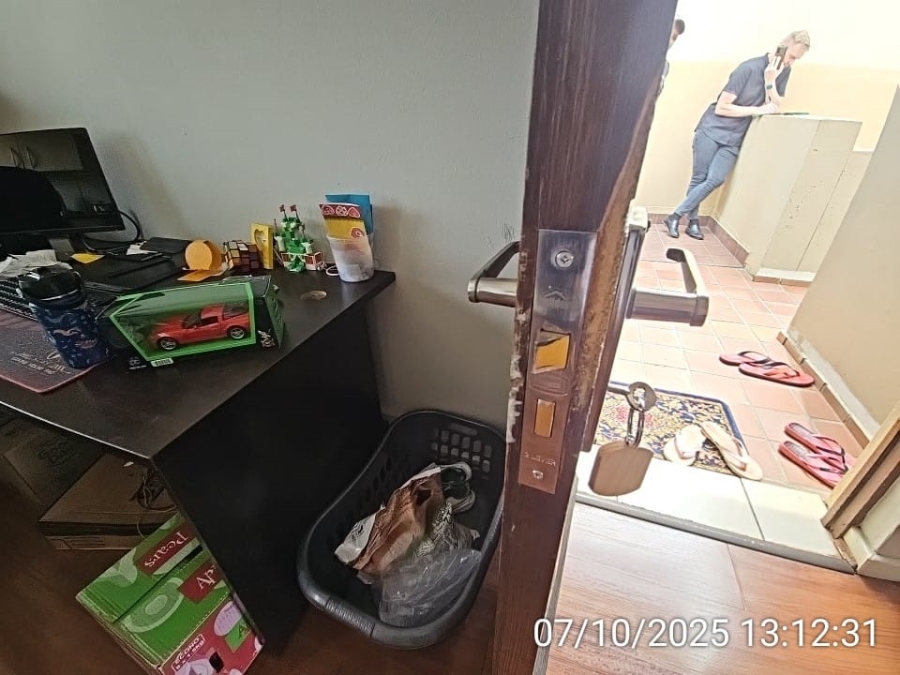 1 Bedroom Property for Sale in Vorna Valley Gauteng