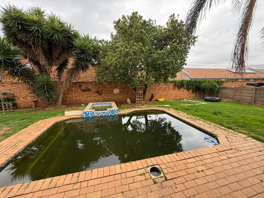 4 Bedroom Property for Sale in Witkoppie Ridge Gauteng