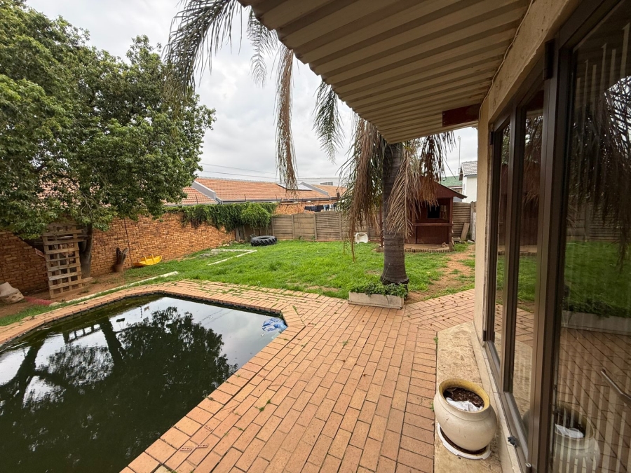 4 Bedroom Property for Sale in Witkoppie Ridge Gauteng