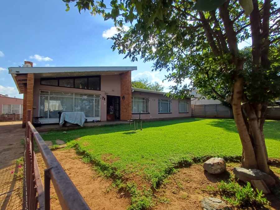 3 Bedroom Property for Sale in Strubenvale Gauteng