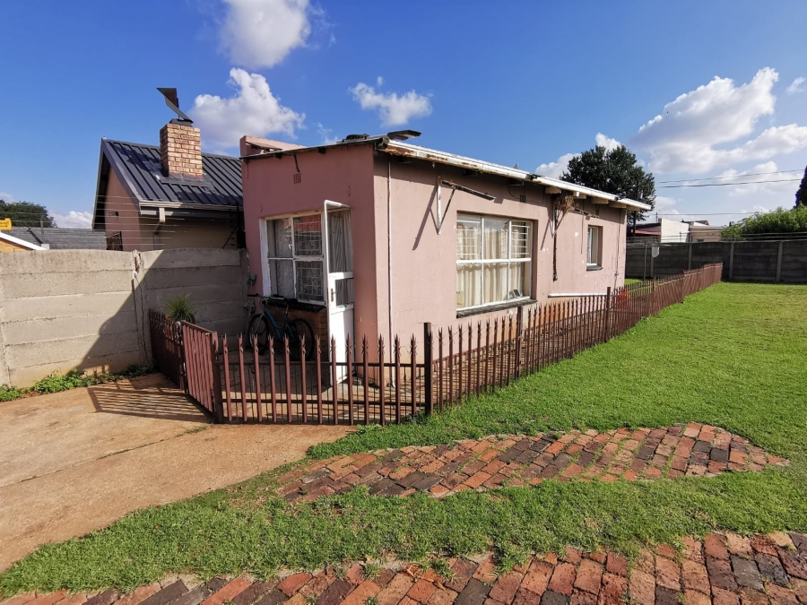 3 Bedroom Property for Sale in Strubenvale Gauteng