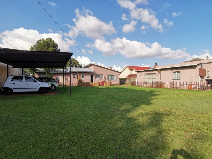 3 Bedroom Property for Sale in Strubenvale Gauteng