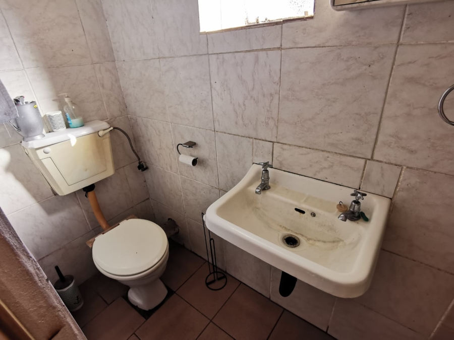 3 Bedroom Property for Sale in Strubenvale Gauteng