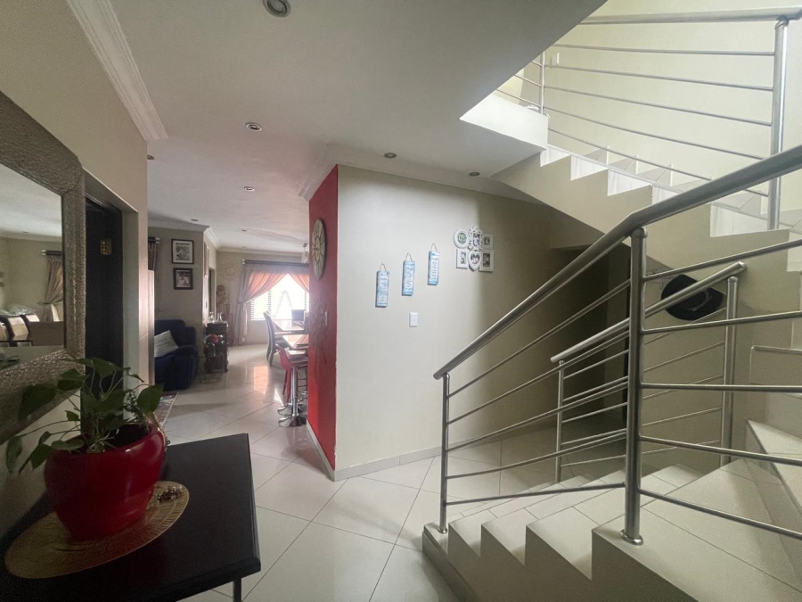 4 Bedroom Property for Sale in Thatchfield Hills Gauteng