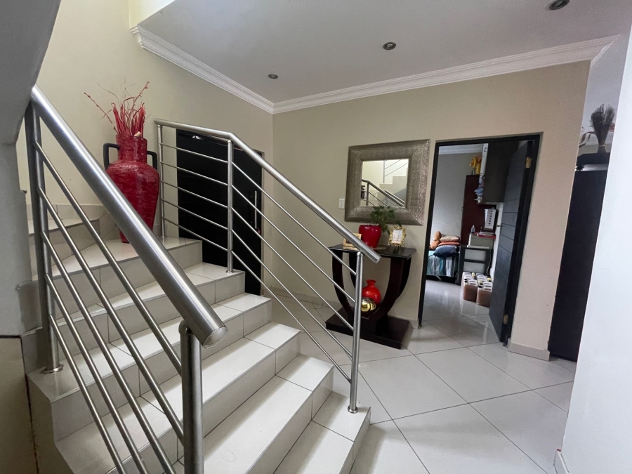 4 Bedroom Property for Sale in Thatchfield Hills Gauteng