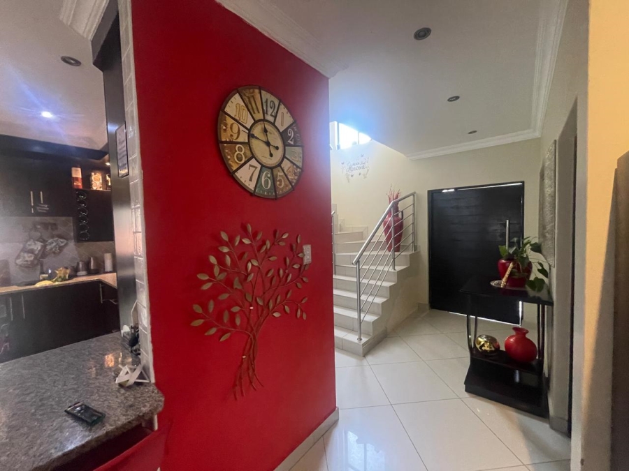 4 Bedroom Property for Sale in Thatchfield Hills Gauteng