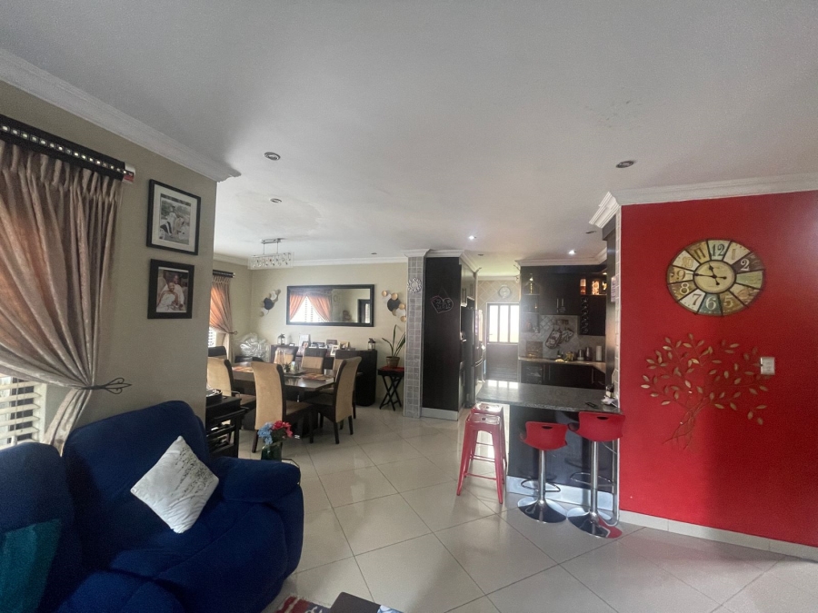 4 Bedroom Property for Sale in Thatchfield Hills Gauteng