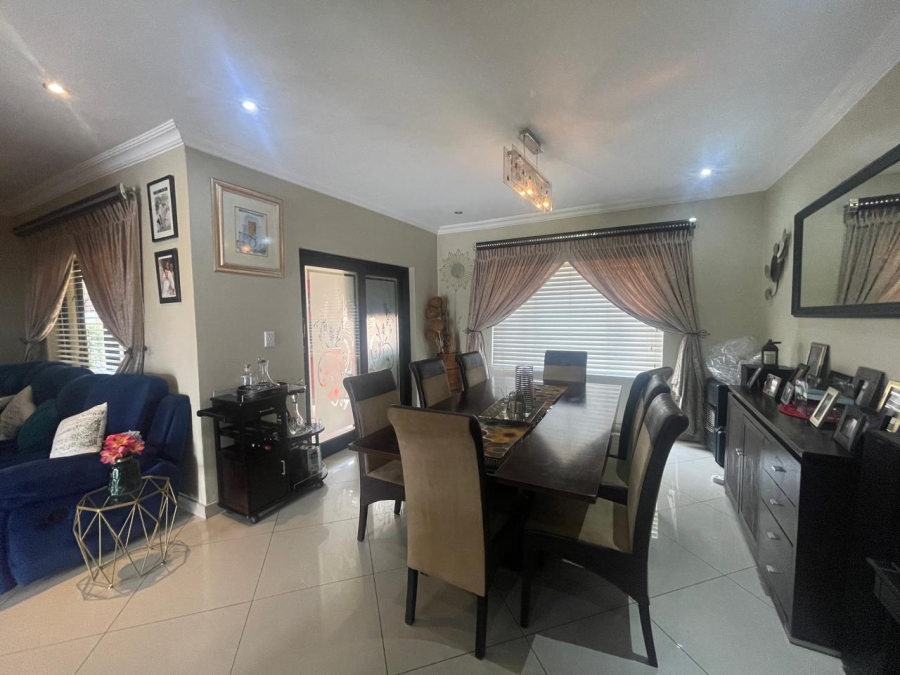 4 Bedroom Property for Sale in Thatchfield Hills Gauteng