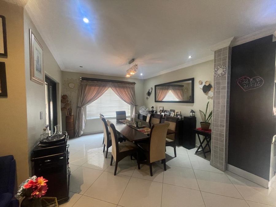 4 Bedroom Property for Sale in Thatchfield Hills Gauteng