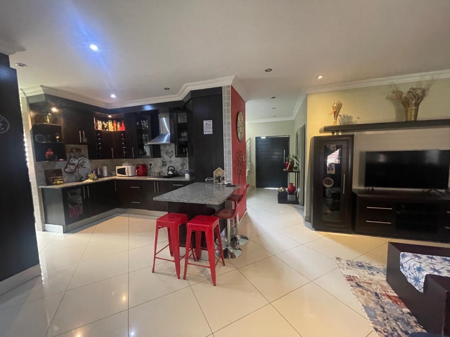 4 Bedroom Property for Sale in Thatchfield Hills Gauteng