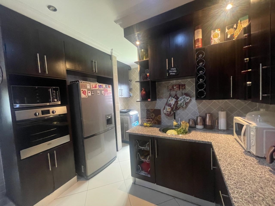 4 Bedroom Property for Sale in Thatchfield Hills Gauteng