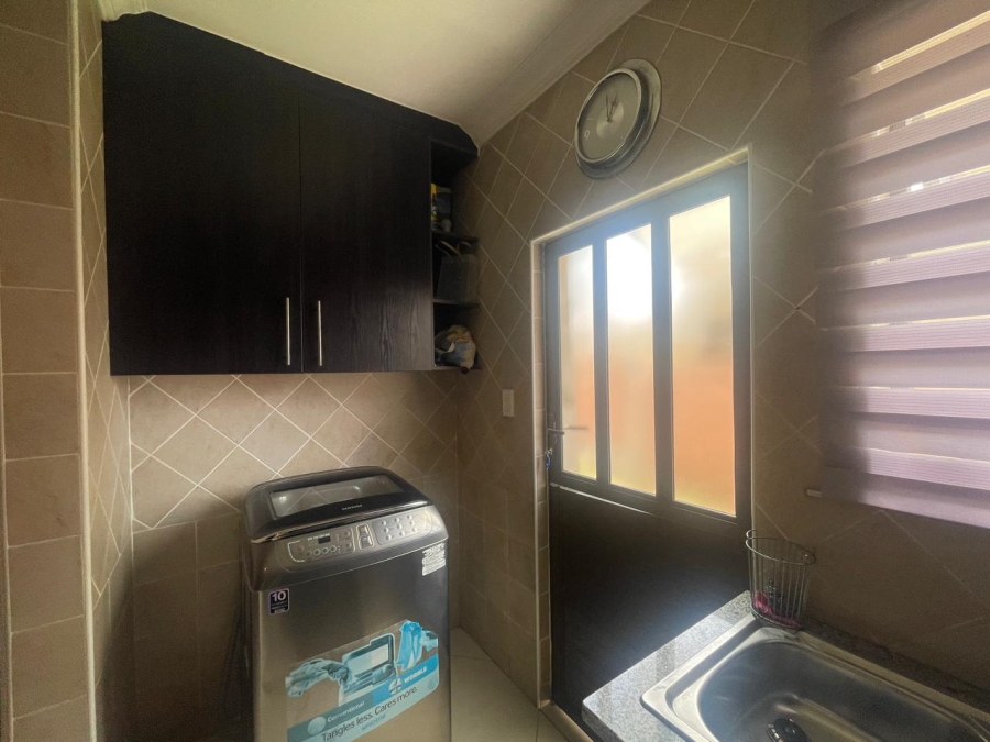 4 Bedroom Property for Sale in Thatchfield Hills Gauteng