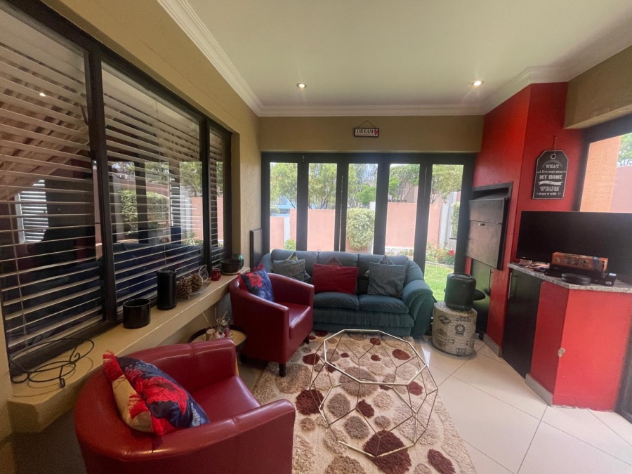 4 Bedroom Property for Sale in Thatchfield Hills Gauteng