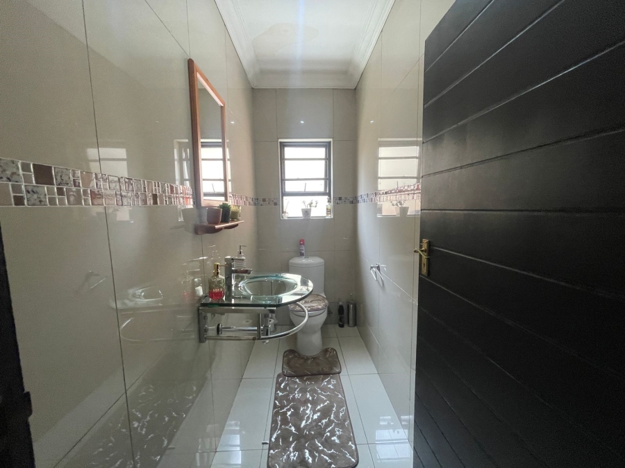 4 Bedroom Property for Sale in Thatchfield Hills Gauteng