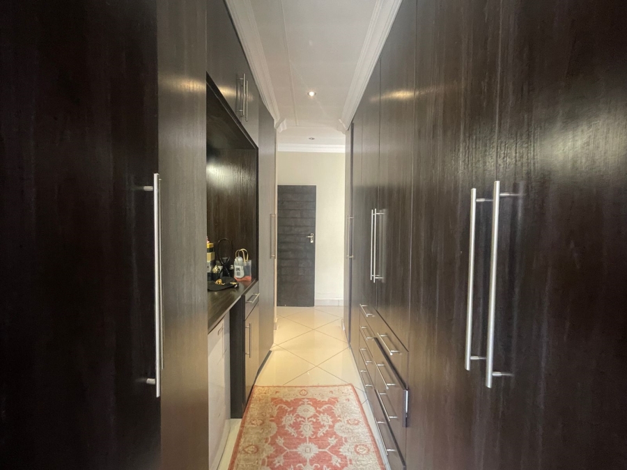 4 Bedroom Property for Sale in Thatchfield Hills Gauteng