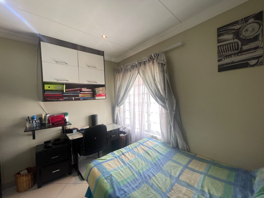 4 Bedroom Property for Sale in Thatchfield Hills Gauteng
