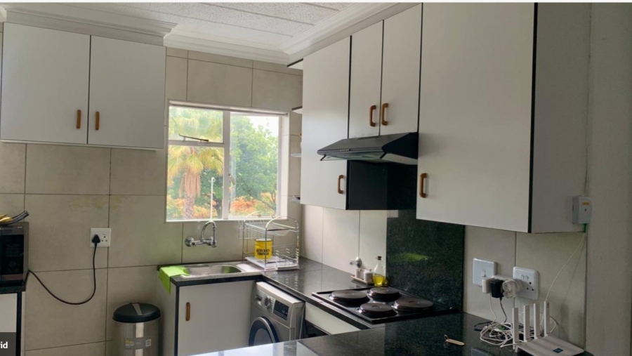 2 Bedroom Property for Sale in Linmeyer Gauteng