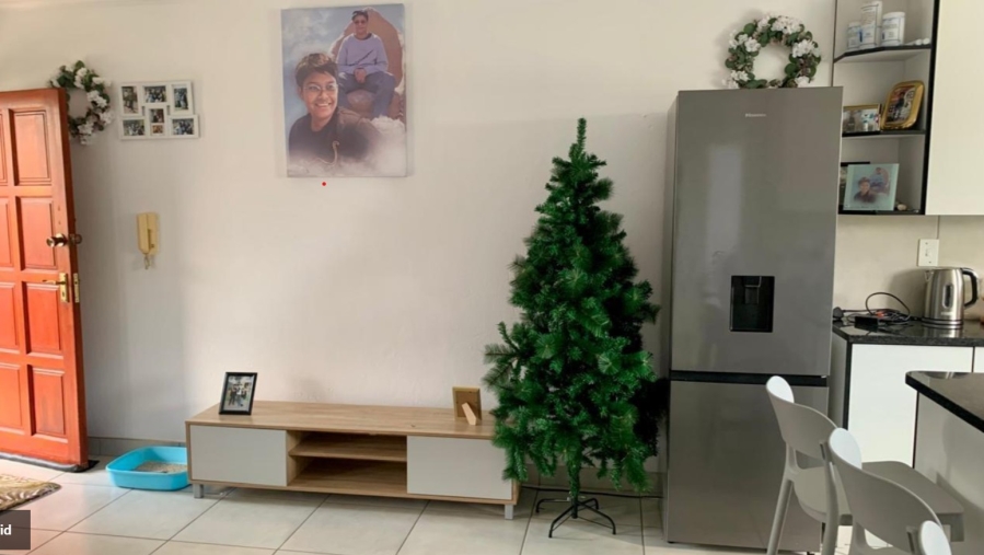 2 Bedroom Property for Sale in Linmeyer Gauteng