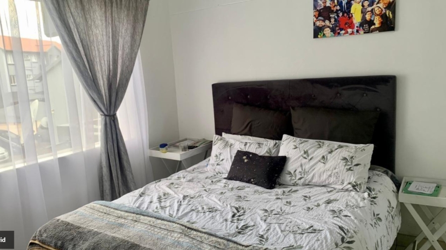 2 Bedroom Property for Sale in Linmeyer Gauteng