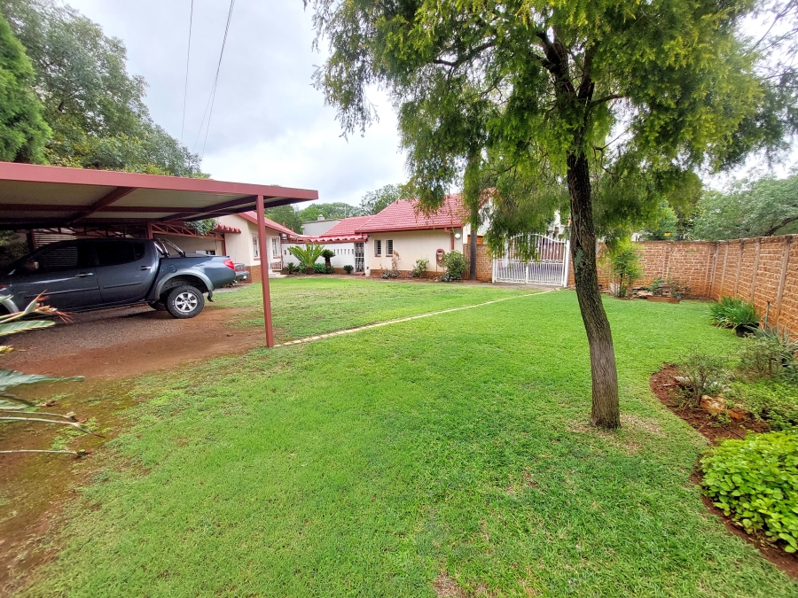 5 Bedroom Property for Sale in Waterkloof Ridge Gauteng