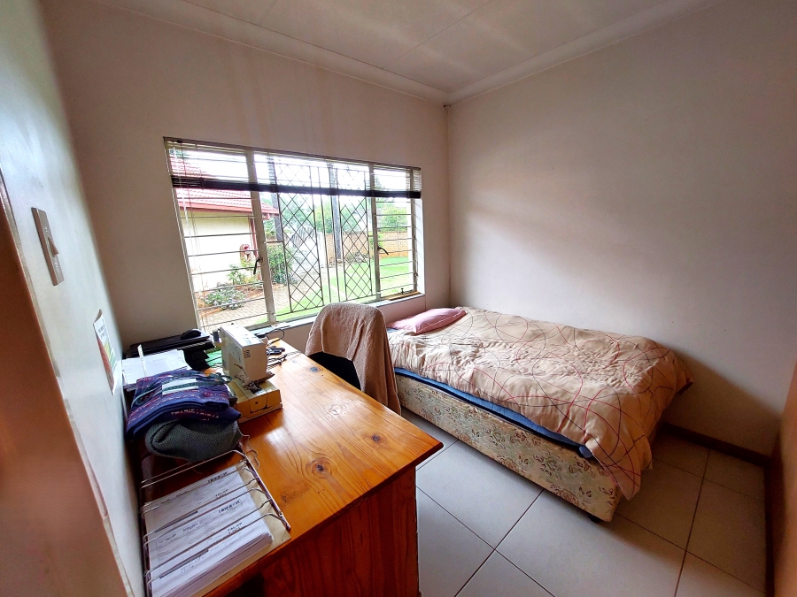 5 Bedroom Property for Sale in Waterkloof Ridge Gauteng